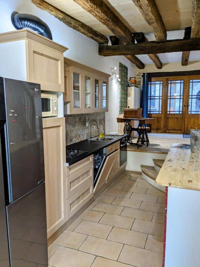 Le Quatorze, Au Coeur De Najac Villa Luaran gambar