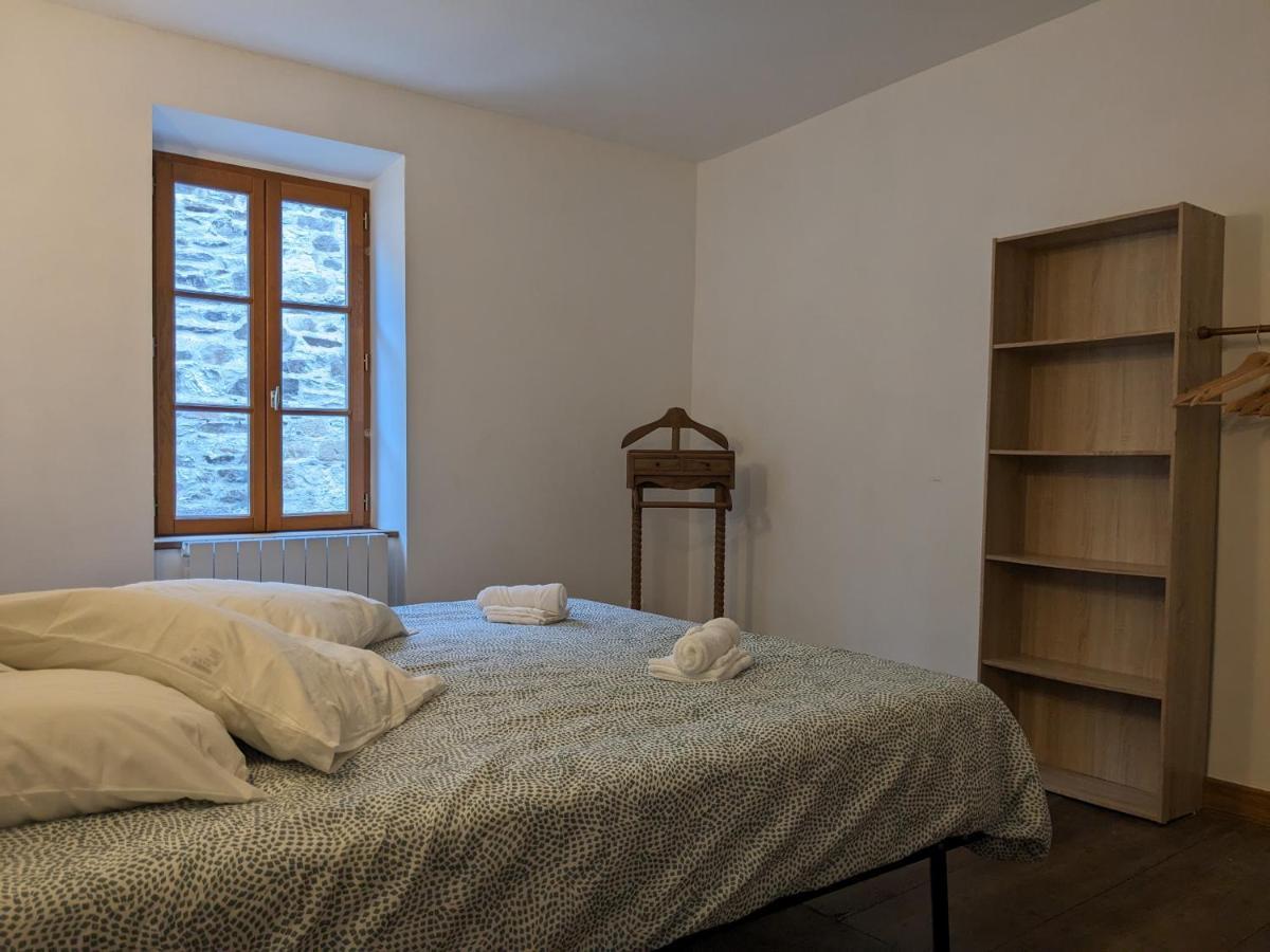 Le Quatorze, Au Coeur De Najac Villa Luaran gambar