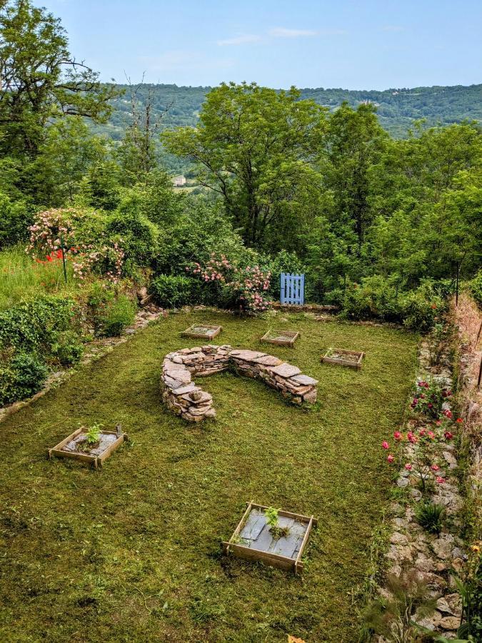 Le Quatorze, Au Coeur De Najac Villa Luaran gambar